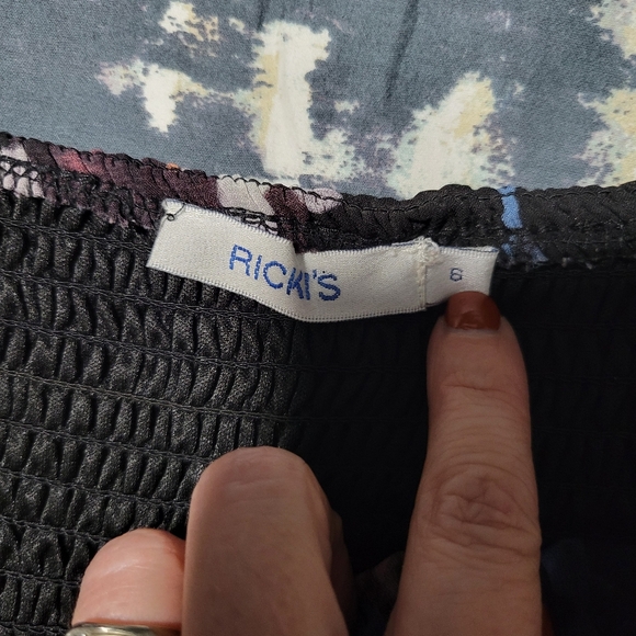 Ricki's dress - Picture 9 of 9